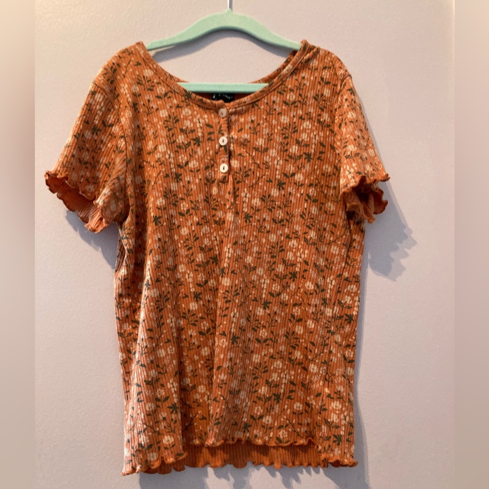 Art Class Girls XL ribbed tee with ruffled sleeve
